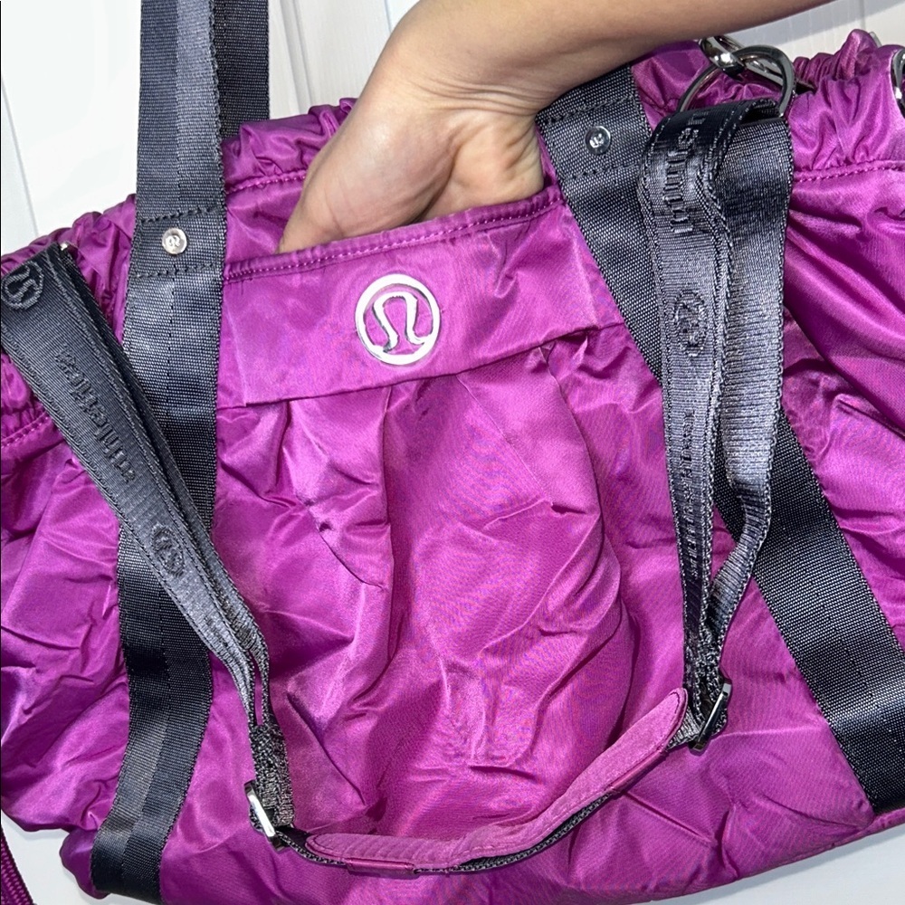 lululemon Effortless Bag Yoga Tote Laptop Neon Purple Nylon - Picture 4 of 17